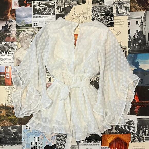 Adorable long sleeve mini romper - Picture 7 of 9